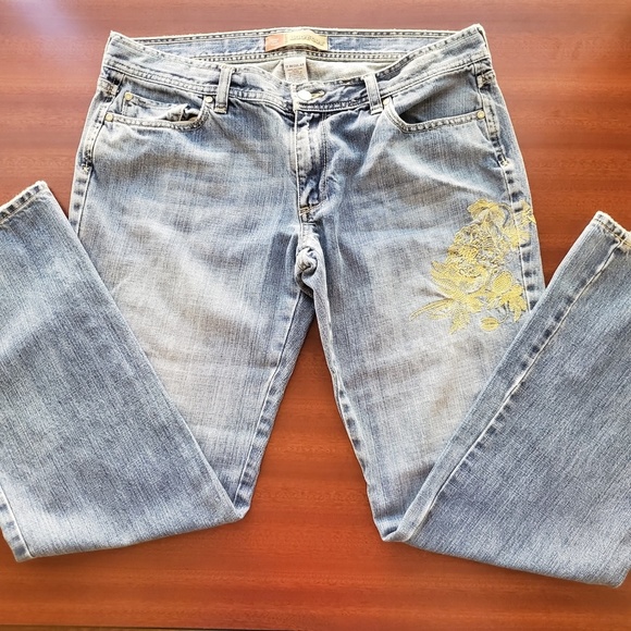 Old Navy Ultra Low Waist Light Wash - Picture 4 of 6